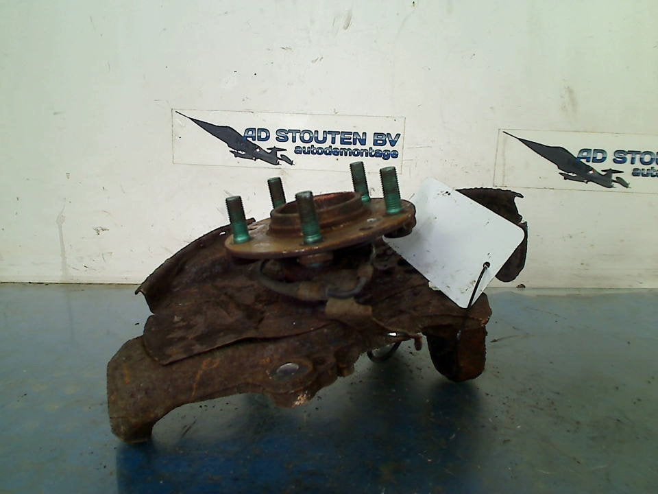 Fusee Links Voor Mazda MX-5 (NC) (2005-03/2014-12), Gebruikt, Hitdorfer Straße 73, Leverkusen 51371, , Duitsland, Mazda, Info@mazda.de