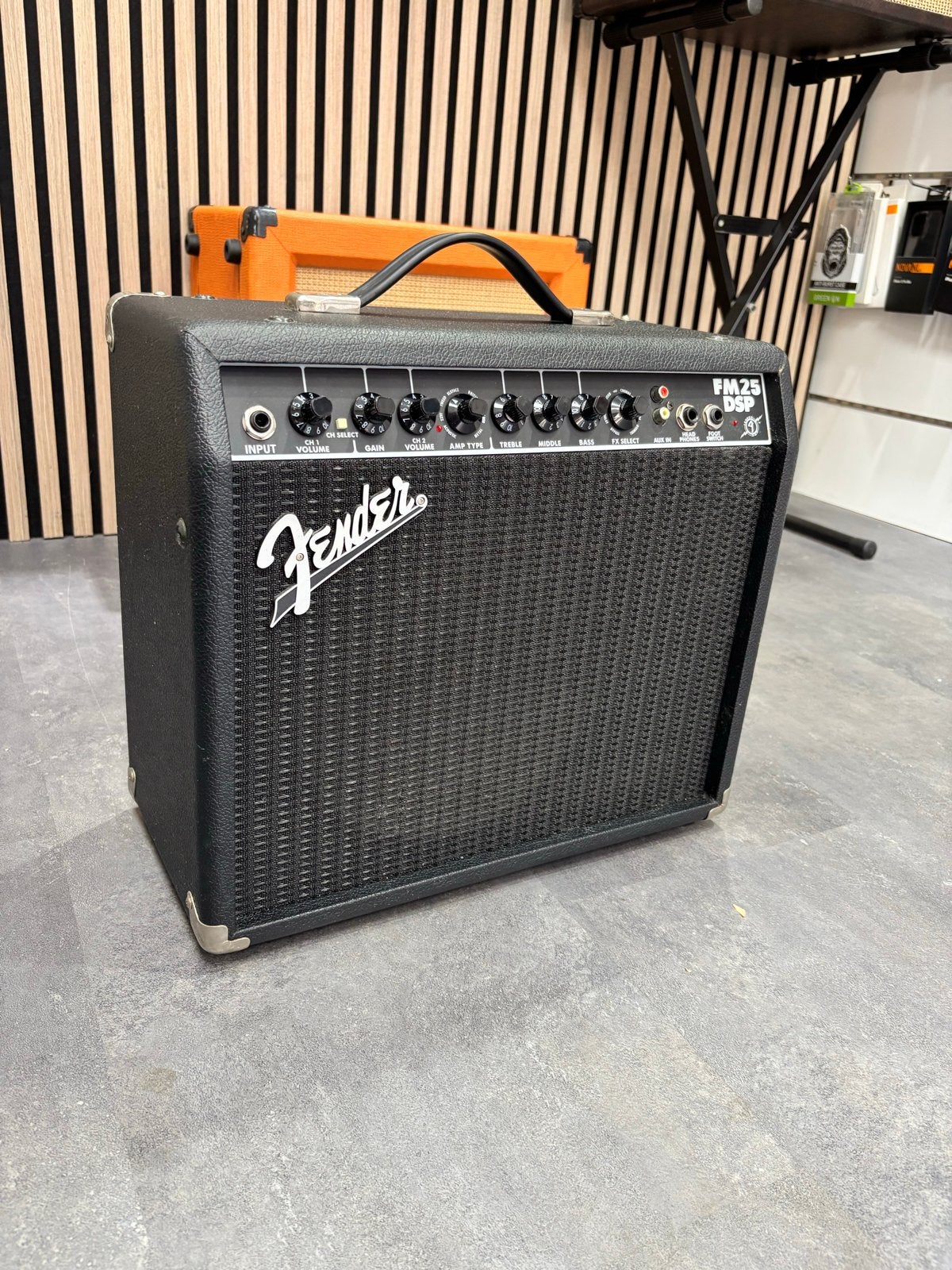 Fender FM 25 DSP Gitaarversterker - Zo goed als nieuw, Muziek en Instrumenten, Ophalen of Verzenden, Zo goed als nieuw, Gitaar