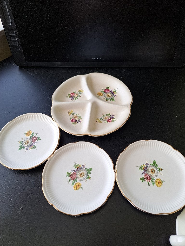 Set van borden Flora Gouda, Ophalen of Verzenden, Zo goed als nieuw, Bord(en), Overige stijlen