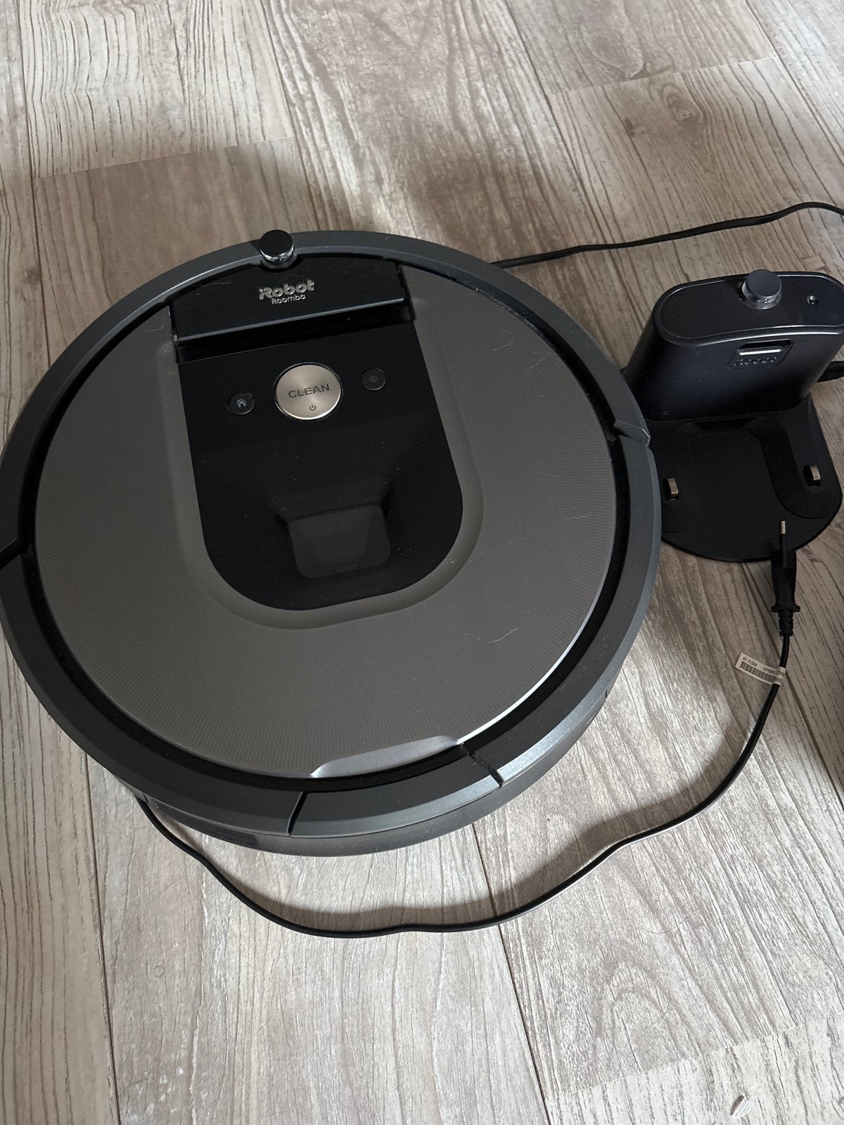 iRobot Roomba Robotstofzuiger met Oplaadstation, Ophalen, IRobot, Oplaadstation, Zo goed als nieuw