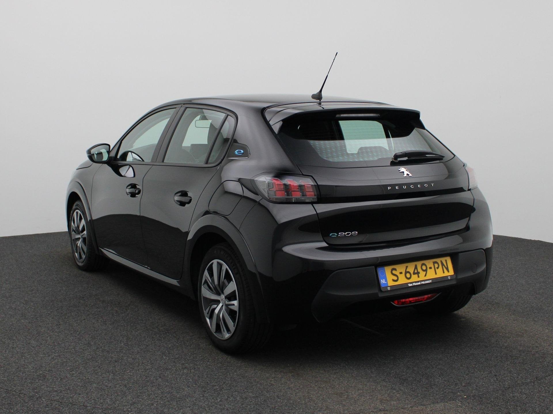 Peugeot e-208 EV Active 50 kWh, Auto's, 12 maanden, Gebruikt, Zwart, Origineel Nederlands