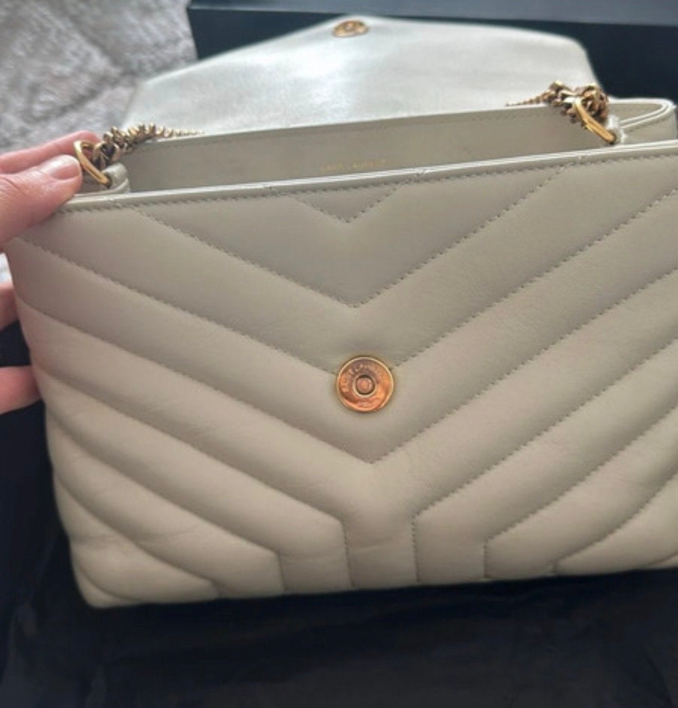 Saint Laurent LouLou Schoudertas Wit - Zo goed als nieuw, Sieraden, Tassen en Uiterlijk, Tassen | Damestassen, Ophalen of Verzenden