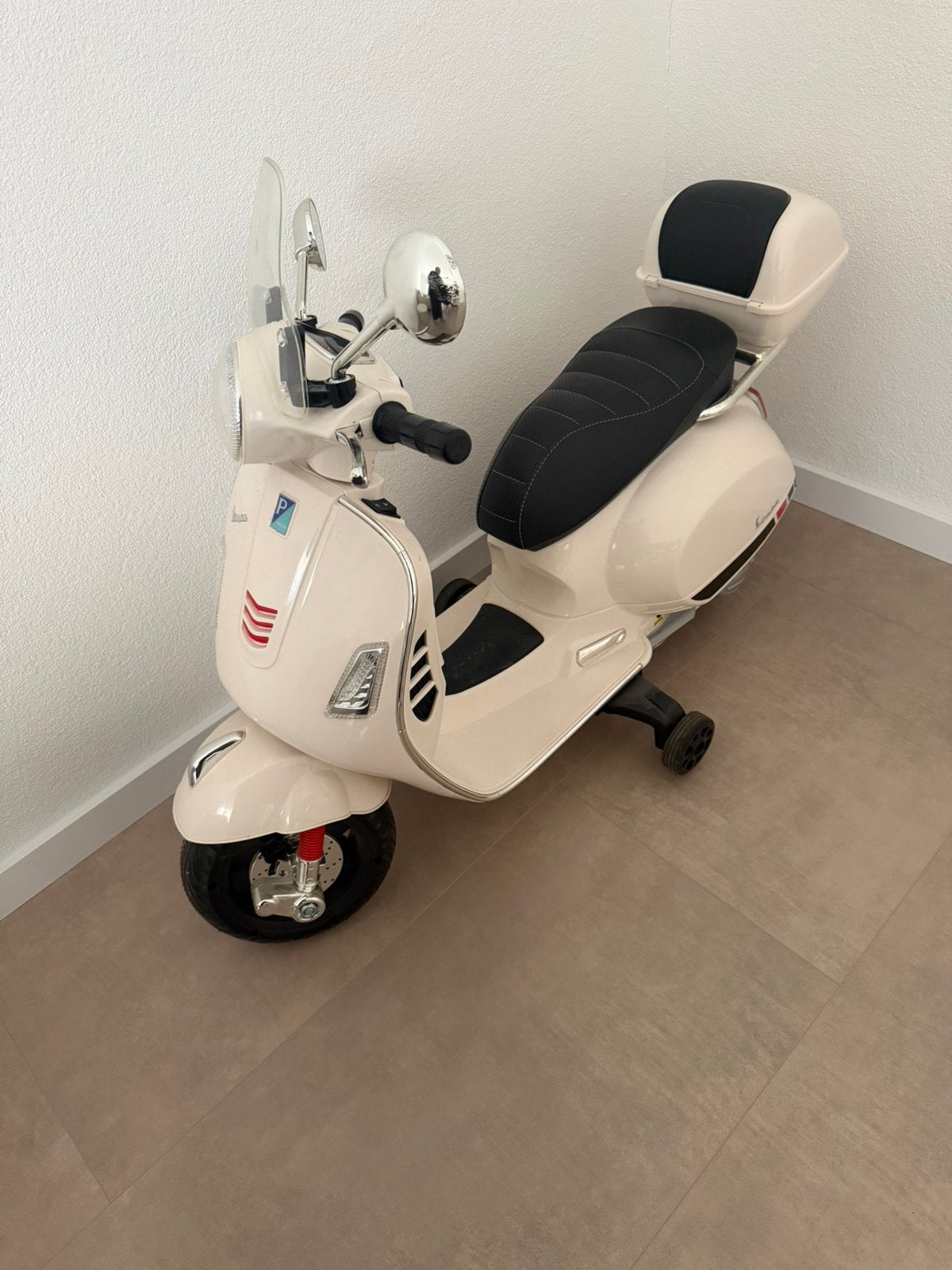 Vespa kinder scooter, Kinderen en Baby's, Zo goed als nieuw