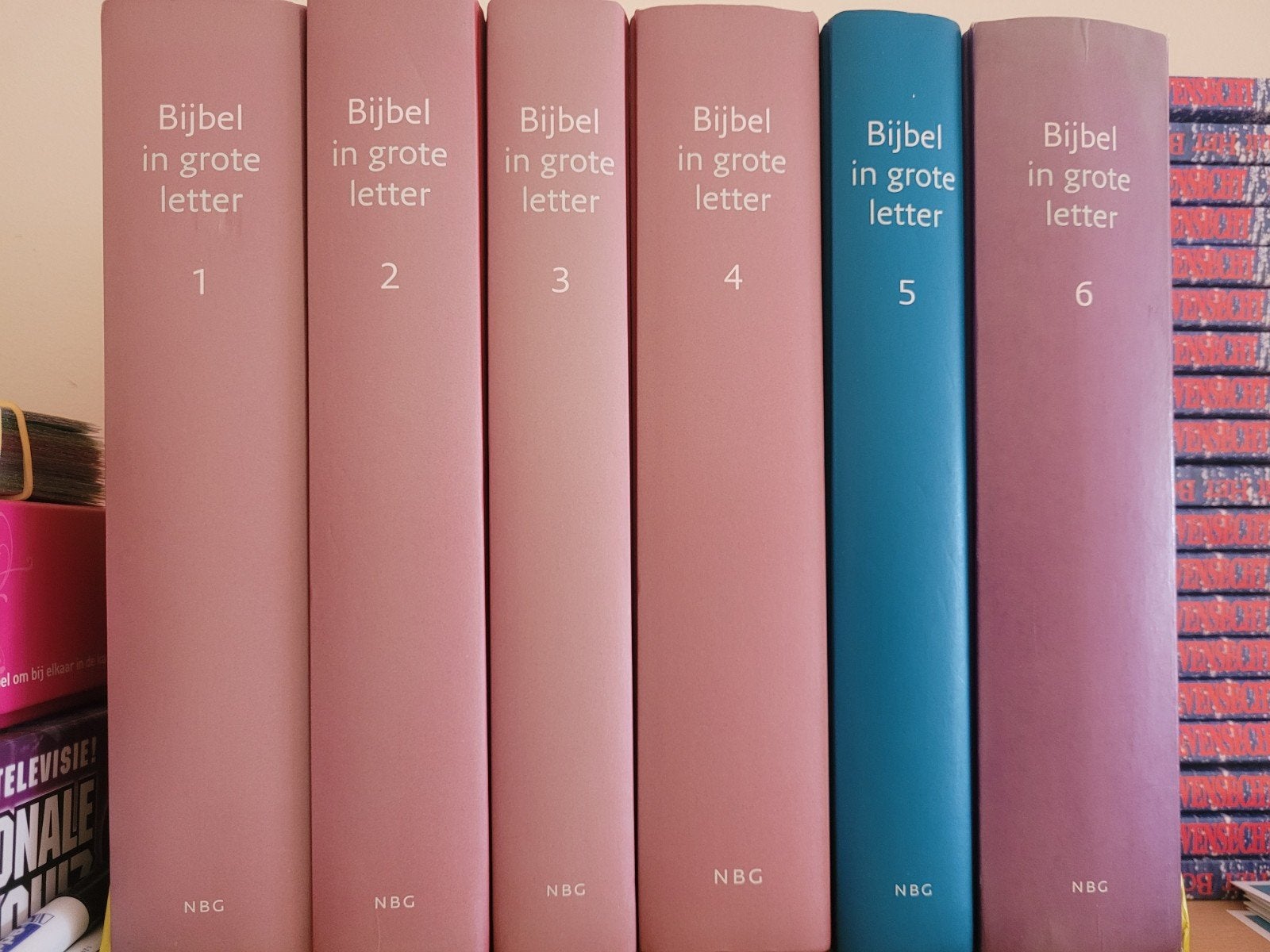 Bijbel in grote letter in 6 delen, Ophalen of Verzenden, Zo goed als nieuw