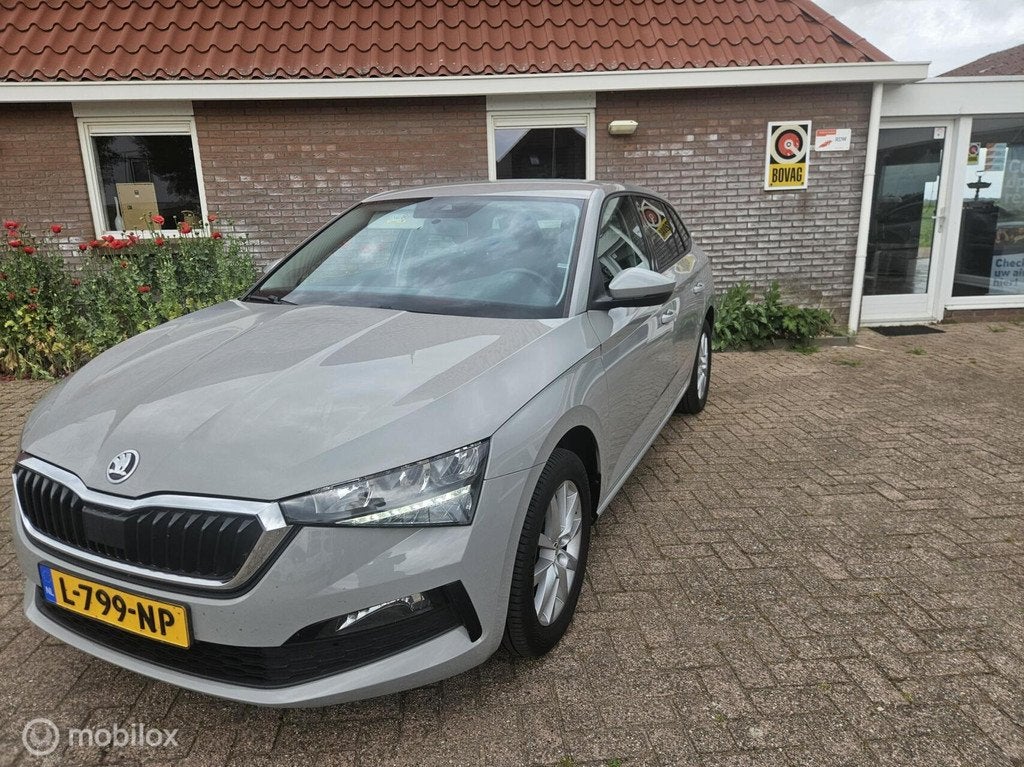 Skoda Scala 1.0 TSI Ambition Trekhaak/ Carplay/cruise contol, Voorwielaandrijving, Scala, Gebruikt, Euro 6