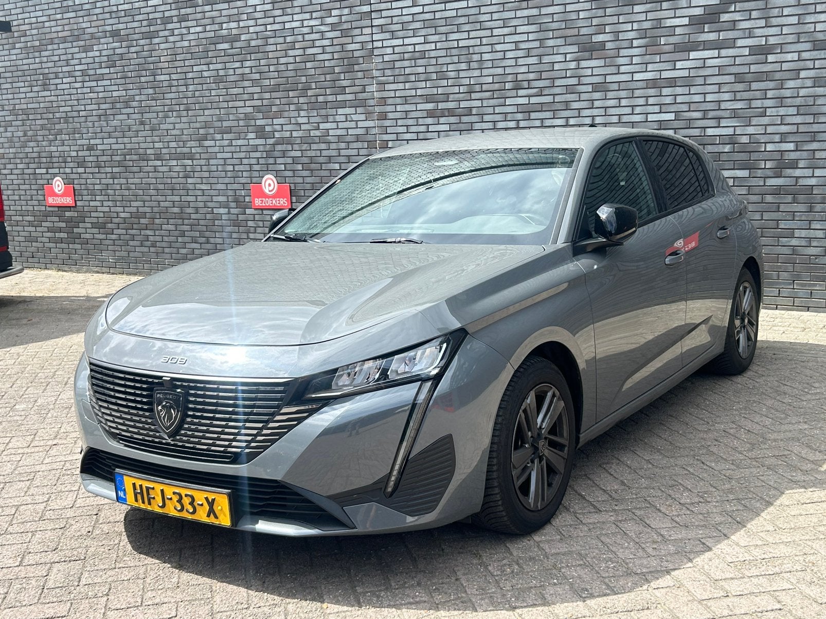 Peugeot 308 1.2 Puretech 130pk Allure automaat 2024, 1263 kg, 1199 cc, Leder en Stof, Lichtsensor