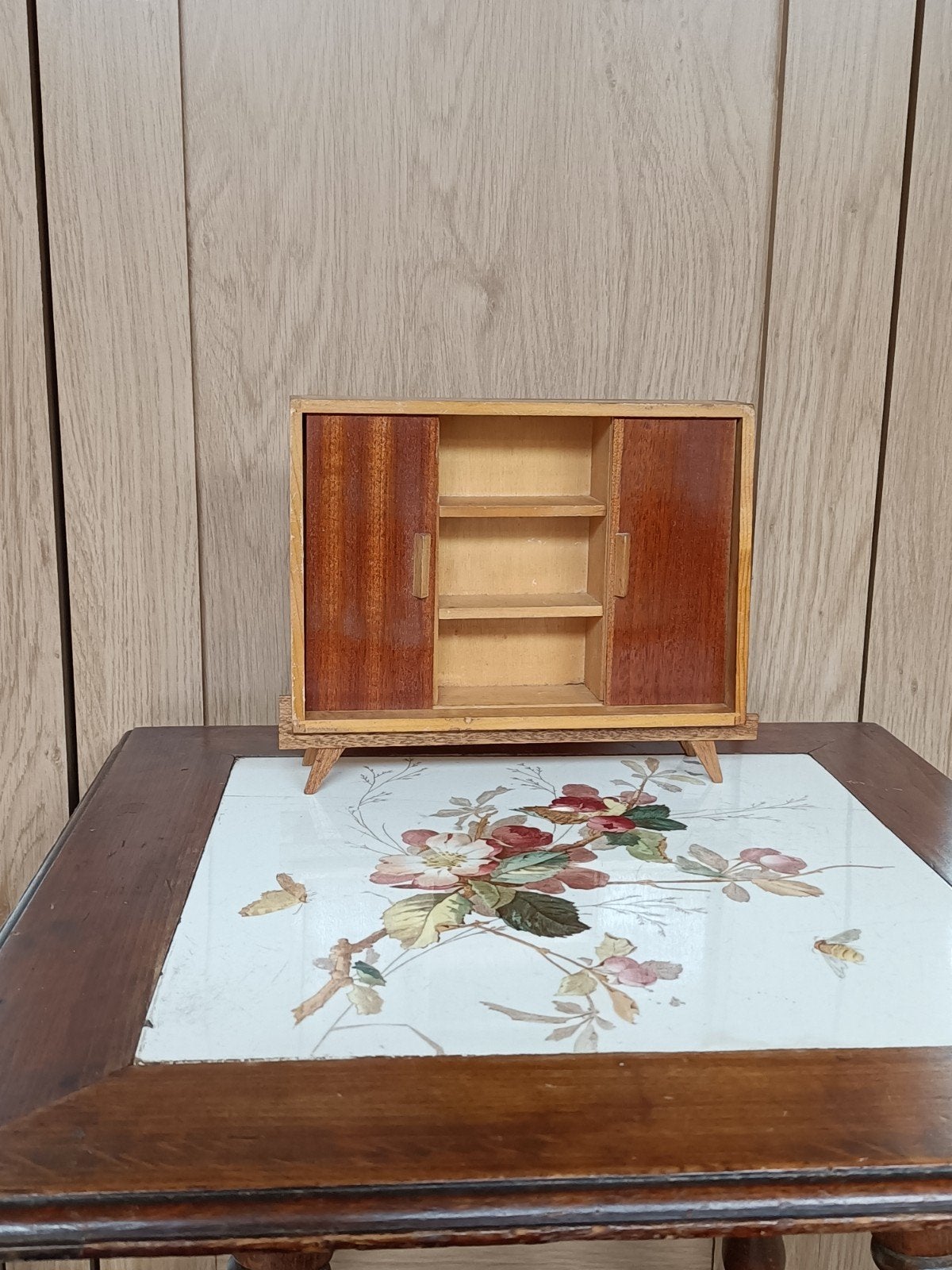 Vintage kastje poppenhuis jaren '50/'60, Ophalen of Verzenden, Gebruikt, Poppenhuis