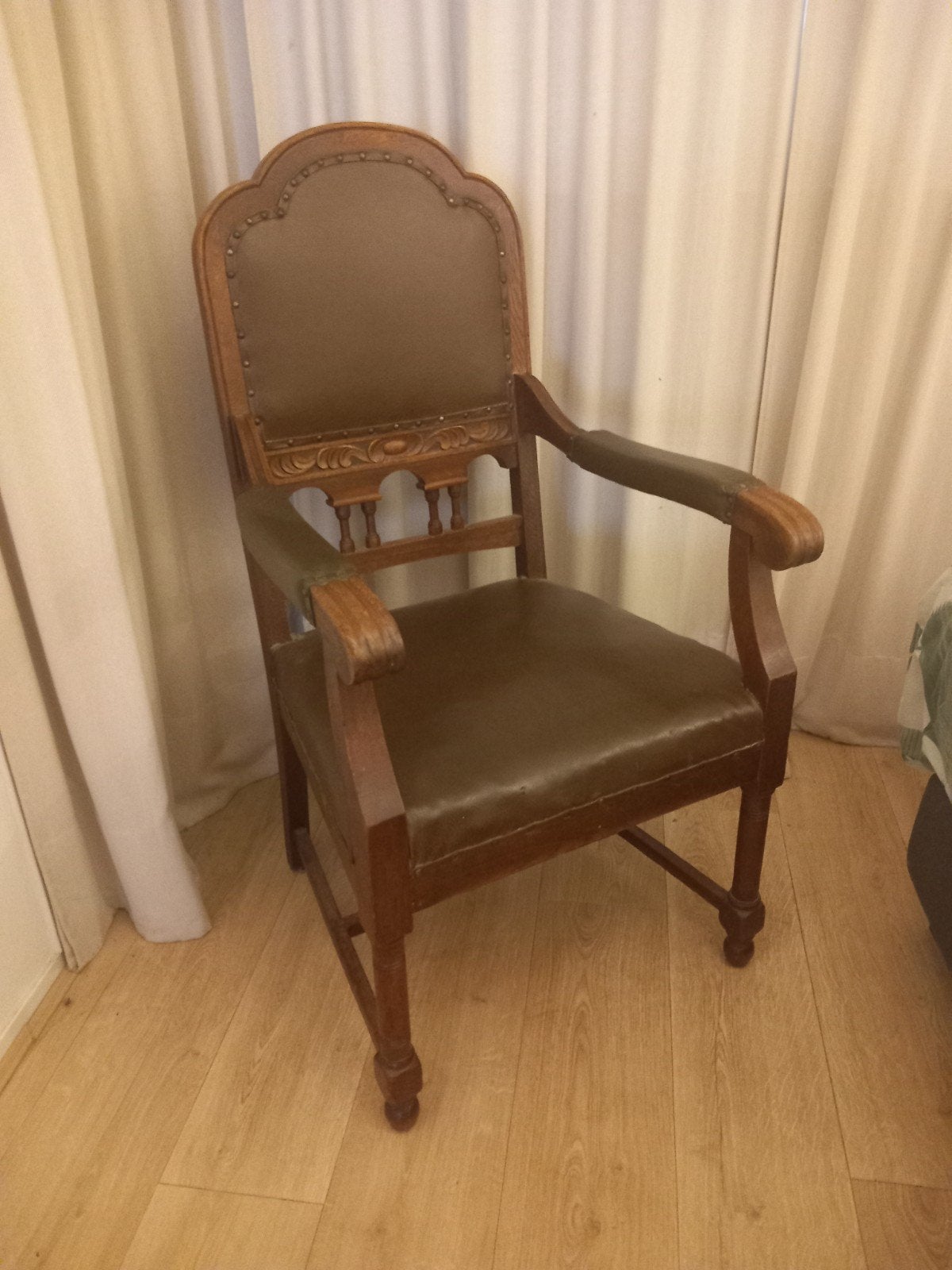 antieke eiken stoel met donkerbruin leren bekleding, Ophalen