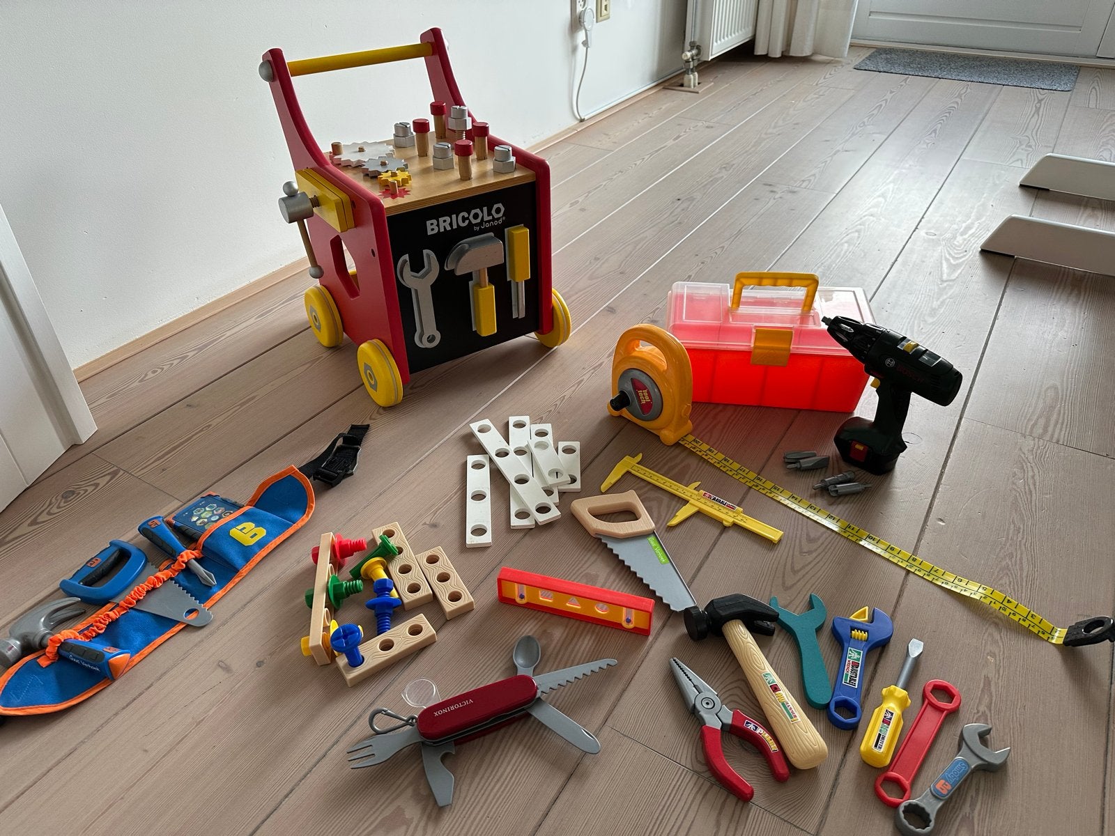 Grote set houten en plastic gereedschap en werkbank, Ophalen, Gebruikt, Knutselen