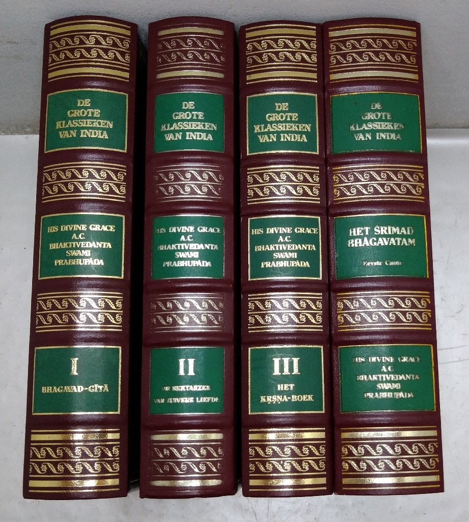 De grote klassieken van India 4 delen, Boeken, Ophalen of Verzenden, Zo goed als nieuw