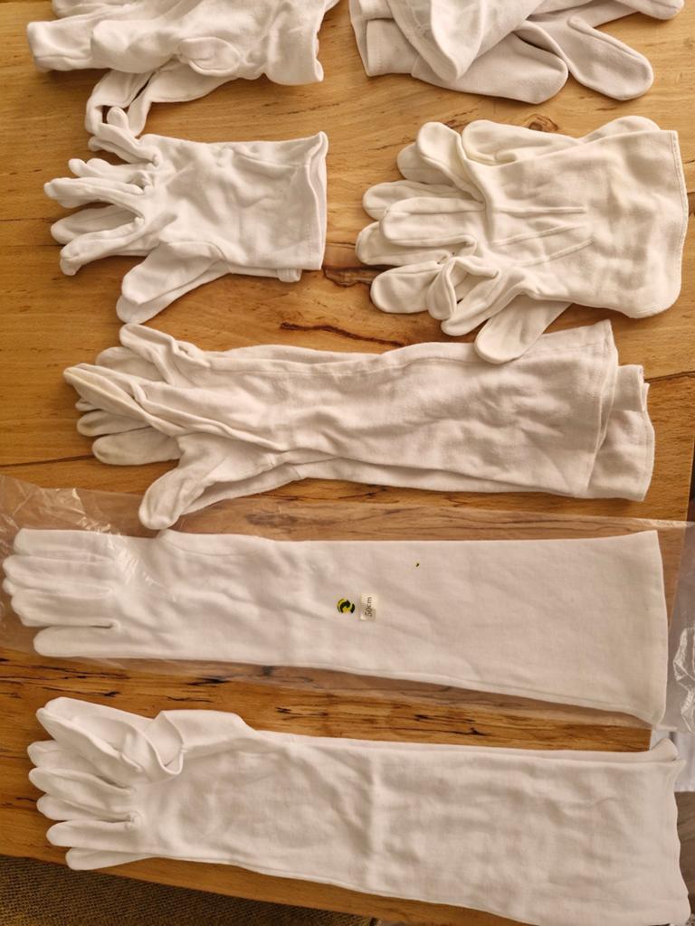 7 Setjes Sinterklaas Handschoenen – Kort & Lang – Wit, Diversen, Sinterklaas, Ophalen of Verzenden