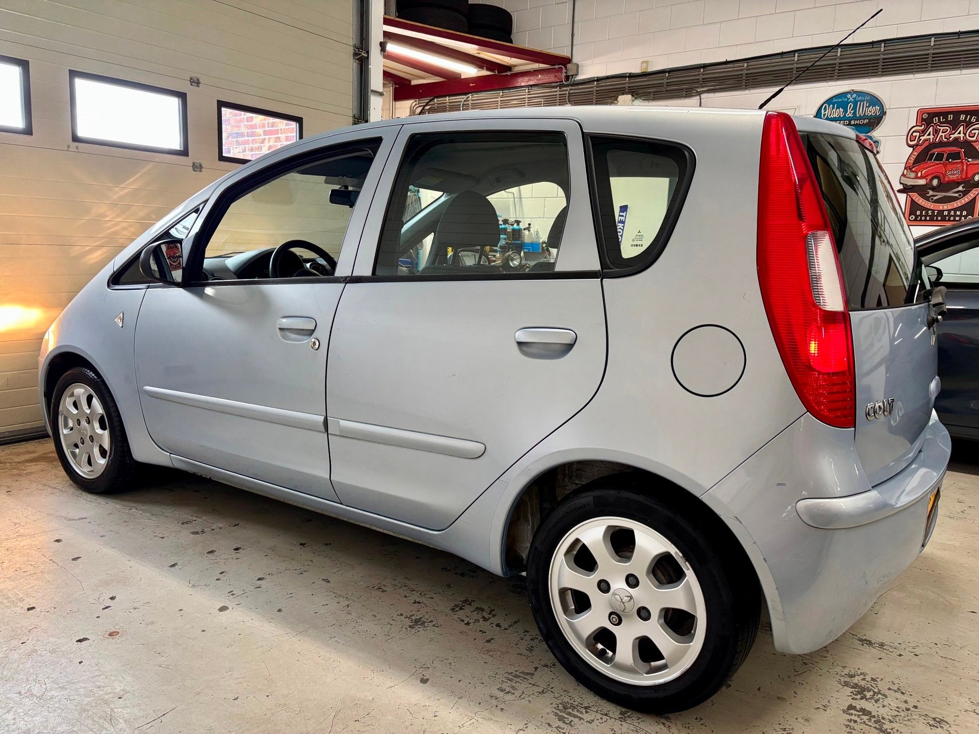 Mitsubishi Colt 1.3 Invite Bj.07|Lmv|Airco|Nwe APK !, Auto's, Stof, Gebruikt, 31 €/maand, Blauw