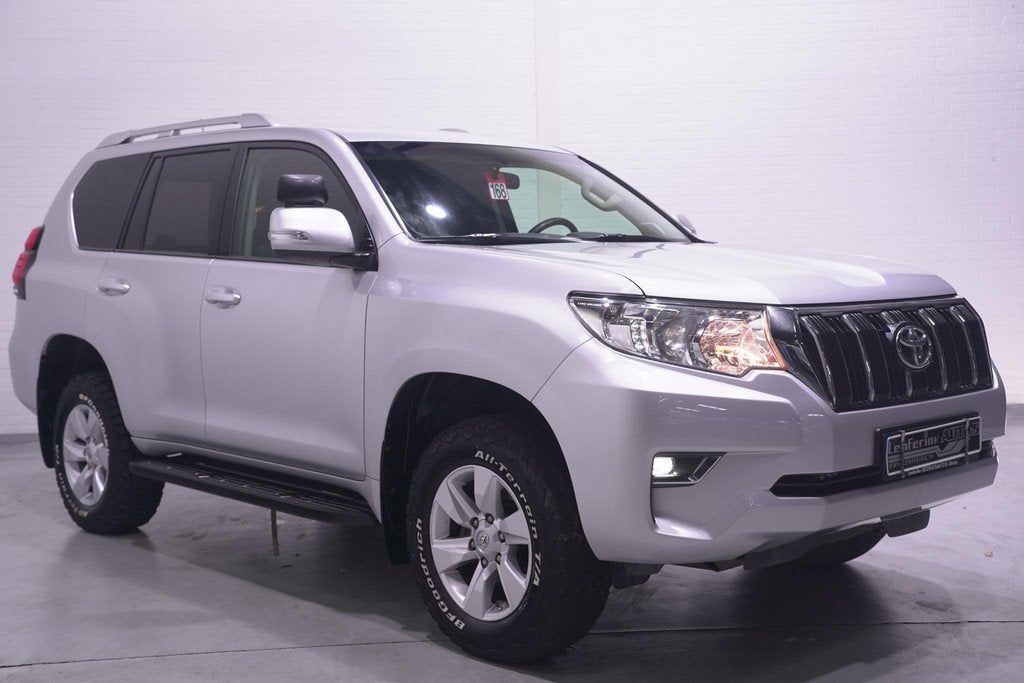 Toyota Land Cruiser 2.8 D-4D-F 177 pk 5 Drs Grijs Kenteken 2, Auto's, 13 km/l, Stof, Gebruikt, 4 cilinders