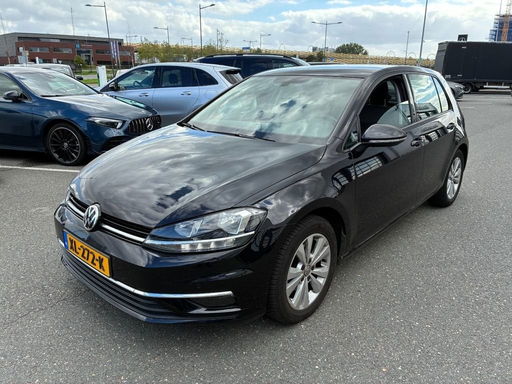 Volkswagen Golf 1.0 TSI Highline Carplay NL-auto, Auto's, Euro 6, Zwart, Origineel Nederlands, Bedrijf