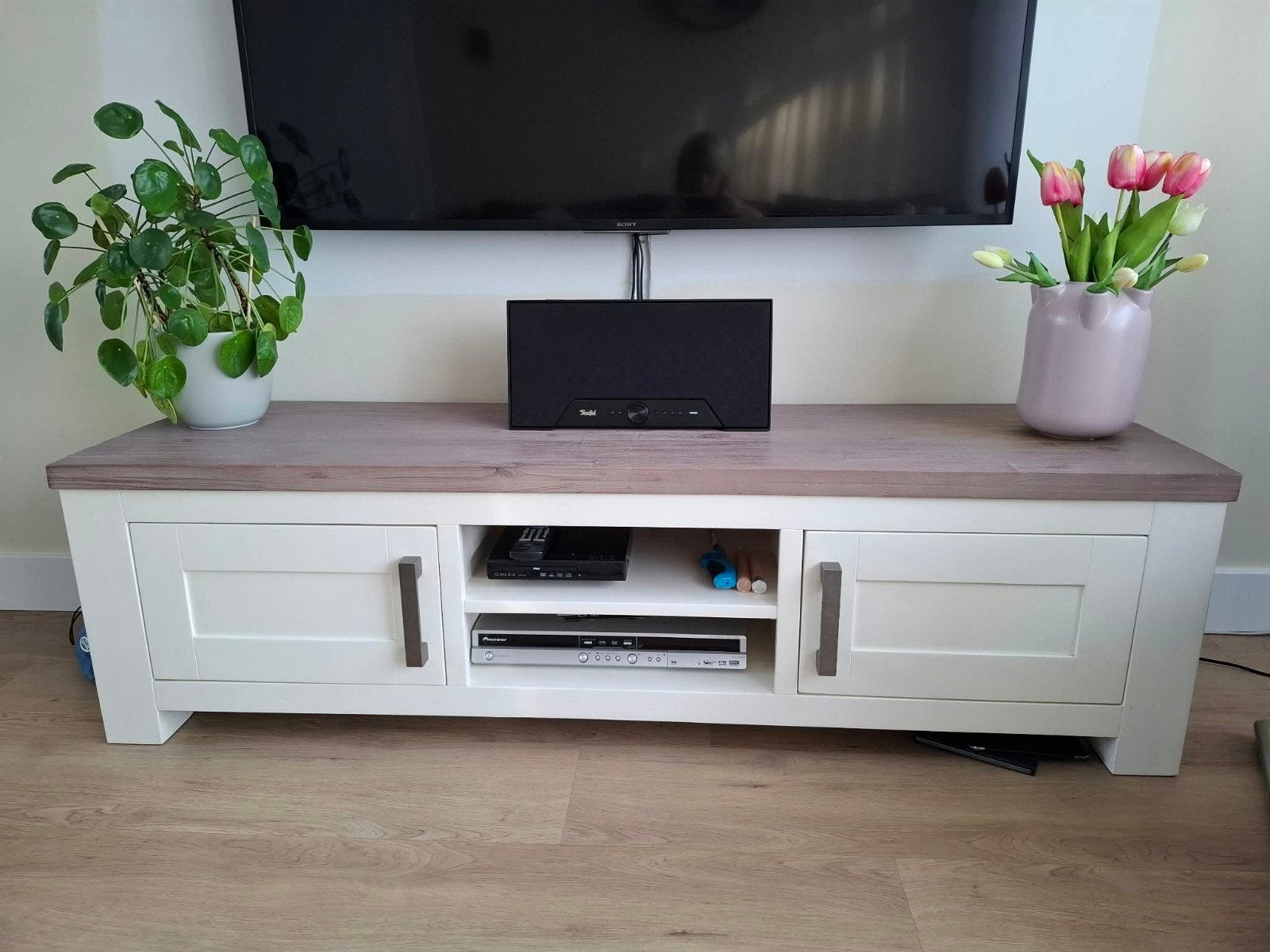 Stijlvol landelijk Lizzano TV-meubel met opbergruimte, Huis en Inrichting, Ophalen, 150 tot 200 cm, Modern landelijk, Zo goed als nieuw