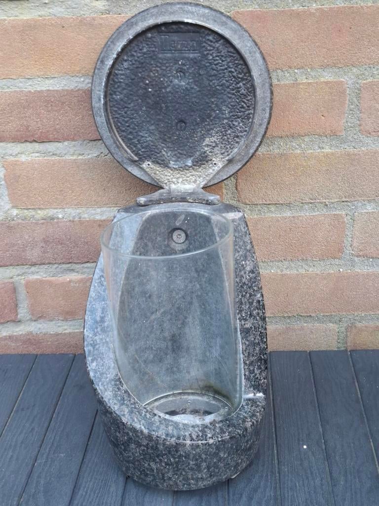 Granieten grafkandelaar, Ophalen