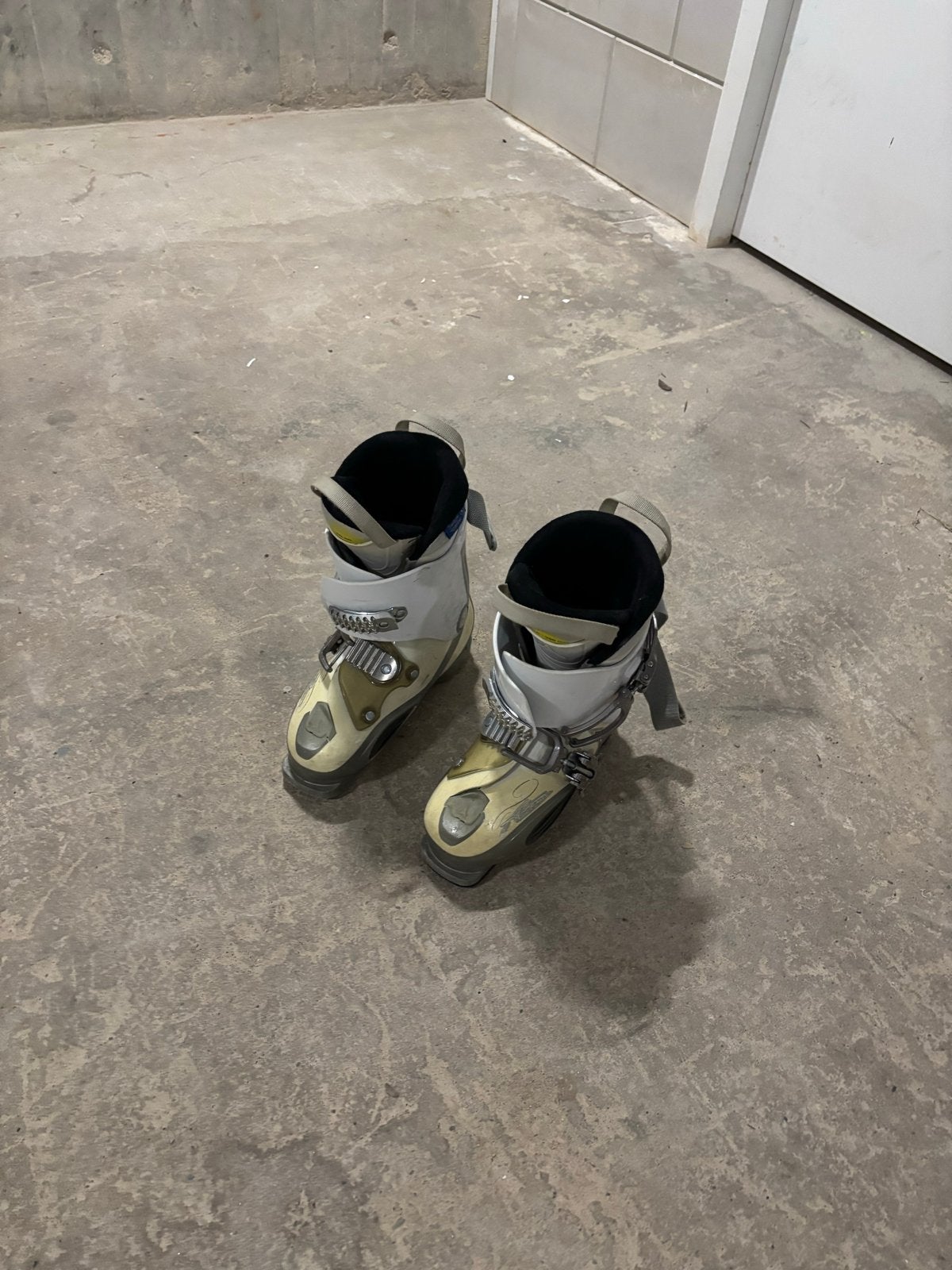 Skischoenen maat 38, Sport en Fitness, Skiën en Langlaufen, Ophalen, Gebruikt, Skiën, Schoenen