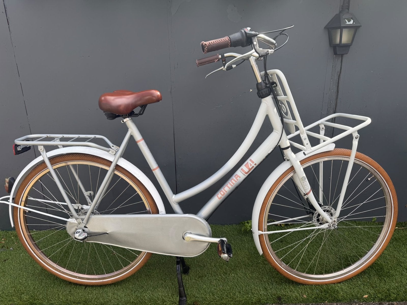 Corina U4 28 Inch - Shimano 3V - Voordrager - Rijklaar, 53 tot 56 cm, Versnellingen, Zo goed als nieuw, Trommelrem