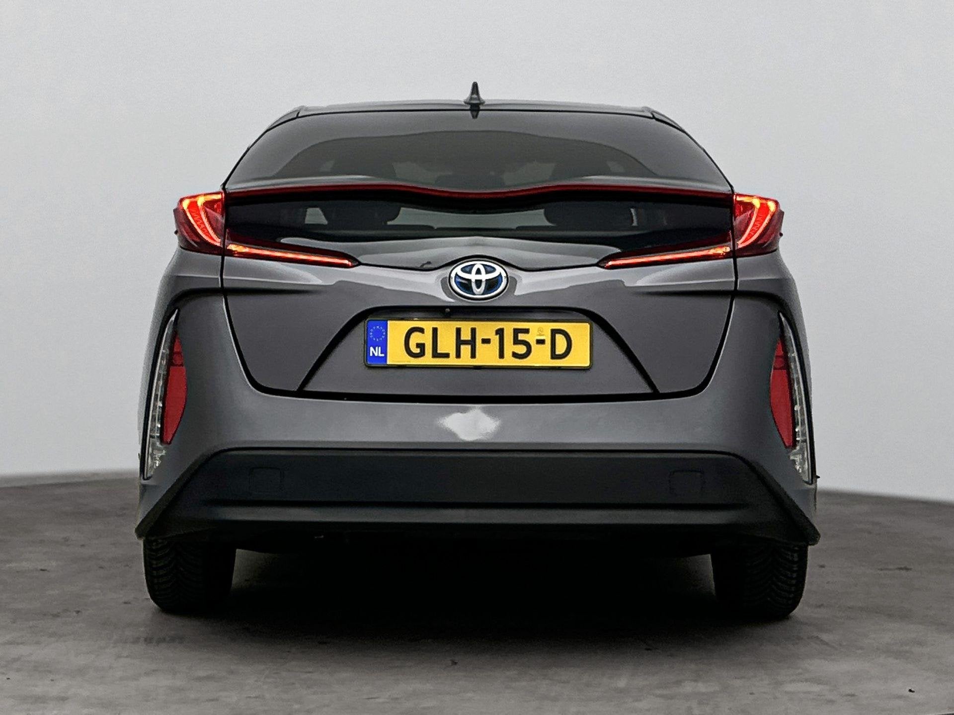 Toyota Prius 1.8 Plug-in Business Plus 123PK | Automaat | He, Auto's, Stof, Gebruikt, 4 cilinders, 122 pk