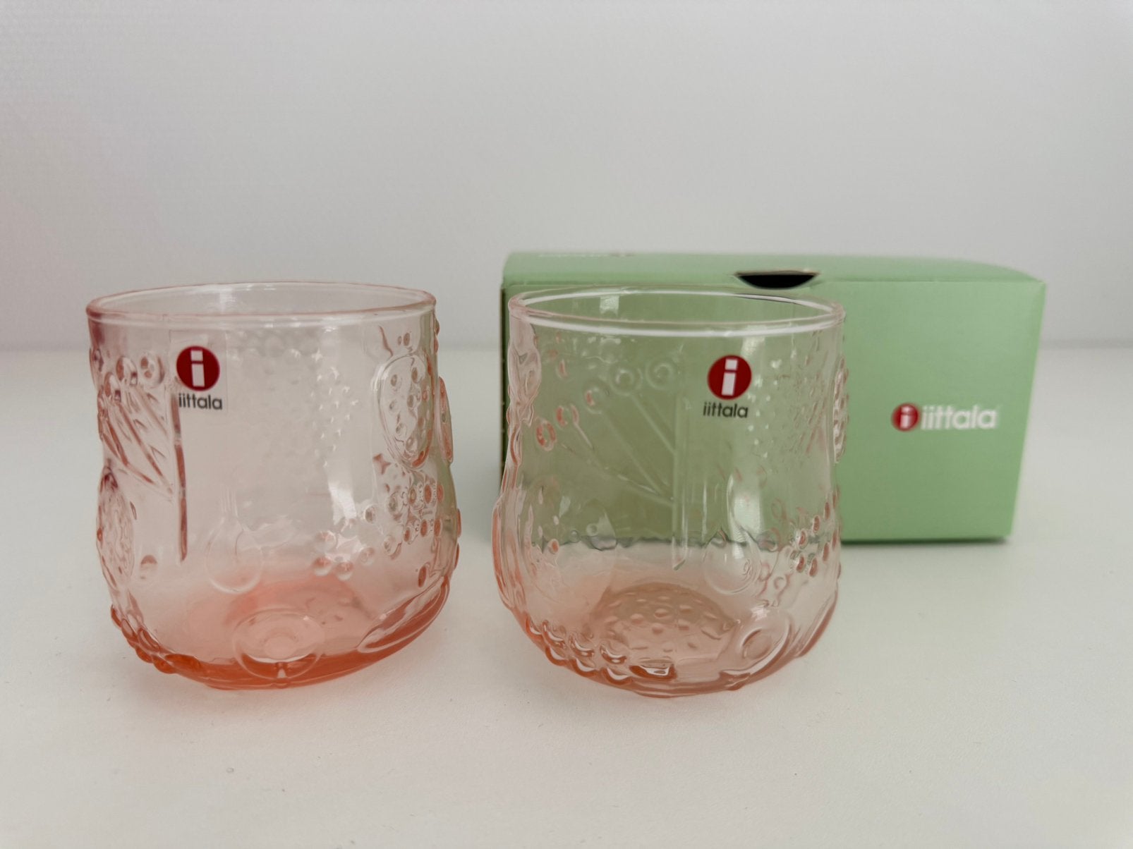 Iittala Frutta Glazen 25 cl (2) – Zalmroze – Nieuw in Doos, Glas of Glazen, Overige merken, Nieuw, Ophalen of Verzenden