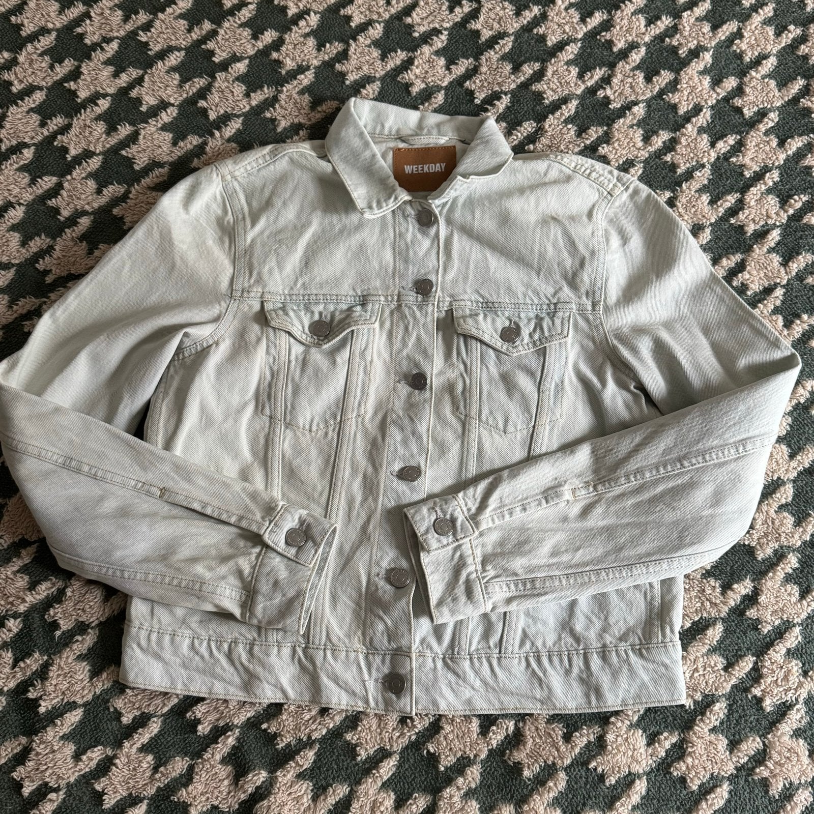 Weekday spijkerjasje maat S, lichtblauw gewassen look, Ophalen of Verzenden, Gedragen, Maat 36 (S), Blauw
