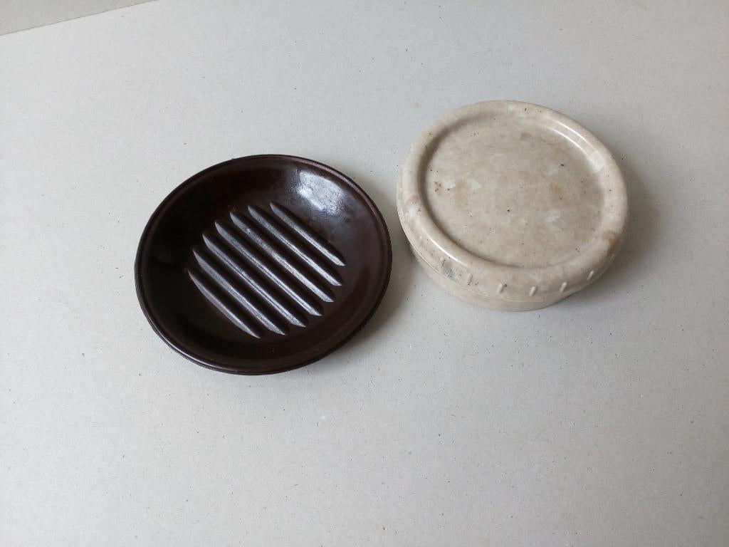 Oud bakeliet zeepbakje/dekseldoosje(poeder).Brocante., Ophalen of Verzenden