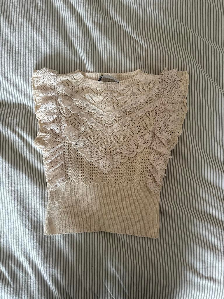 Zara gebreide top met kant en ruches, maat S, Kleding | Dames, Tops, Beige, Ophalen of Verzenden, Zo goed als nieuw, Maat 36 (S)