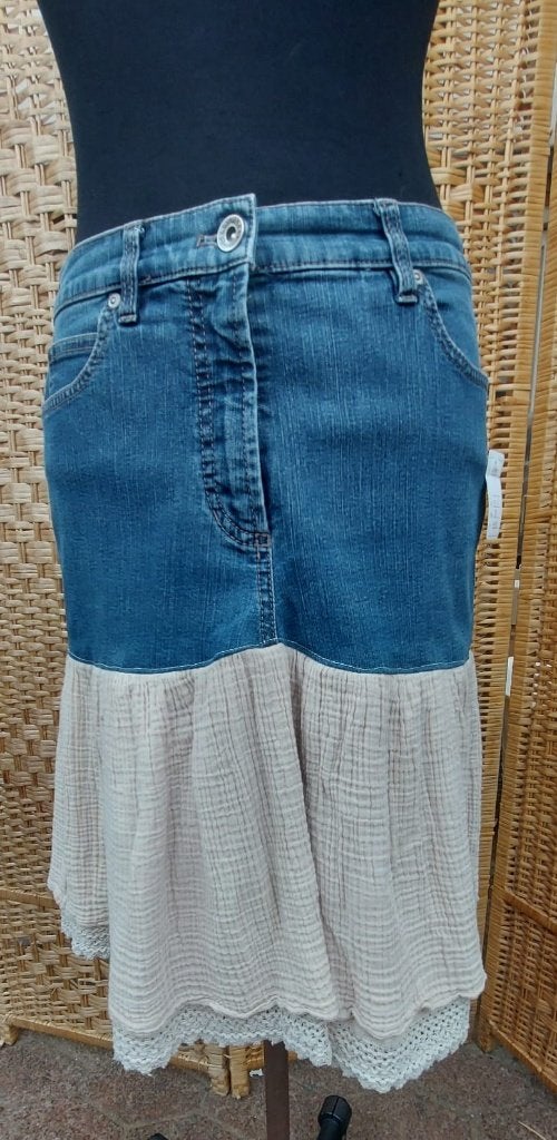 Denim rok met geplooide beige onderkant en kant, maat 38, Kleding | Dames, Maat 38/40 (M), Blauw, Ophalen of Verzenden, Zo goed als nieuw