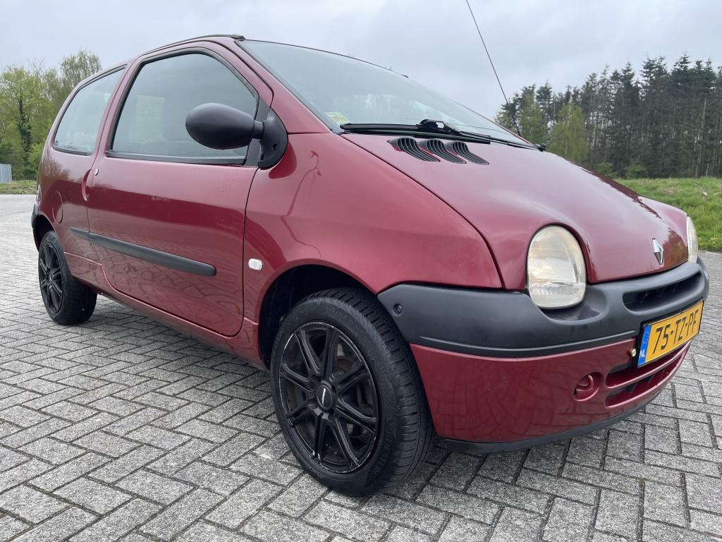 Renault Twingo 1.2 AIRCO APK: Nieuw bij aflevering, Voorwielaandrijving, Twingo, 4 stoelen, Origineel Nederlands