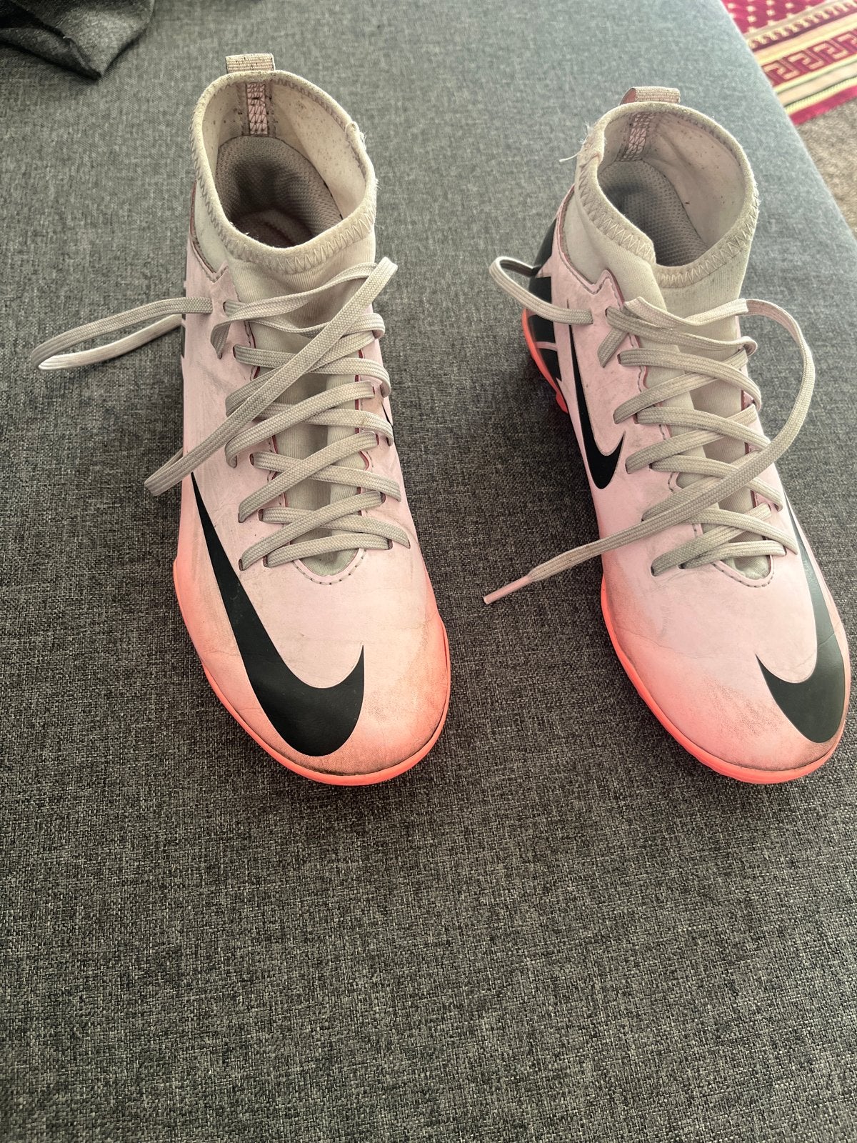 Roze Nike voetbalschoenen - Maat 36, Ophalen of Verzenden, Gebruikt, Schoenen