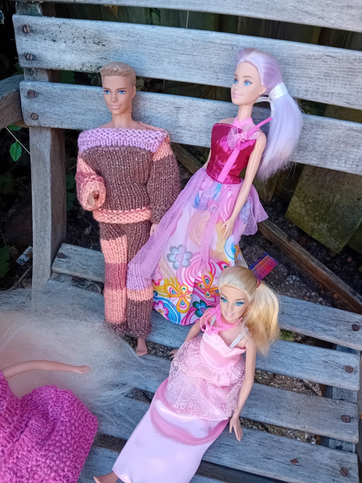 Diverse Barbiepoppen en accessoires/kleertjes aan set, Kinderen en Baby's, Ophalen of Verzenden, Gebruikt, Barbie