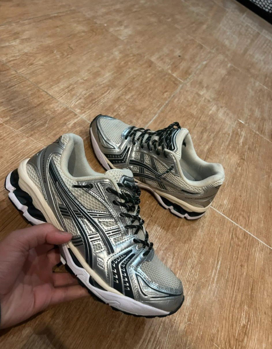 Gloednieuwe Asics Gel-Kayano 14 schoenen maat 43.5, Ophalen of Verzenden, Nieuw, Asics, Sneakers of Gympen