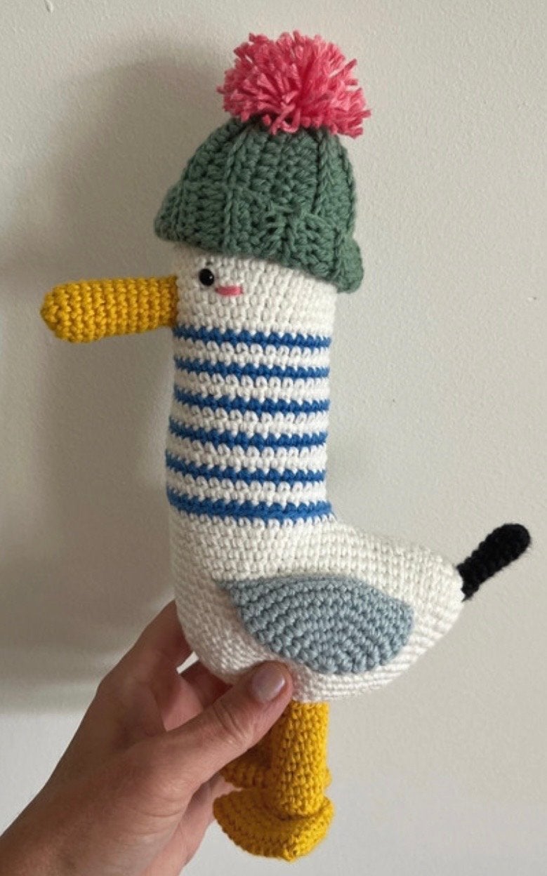 Handgemaakte Zeemeeuw Knuffel met Mutsje - 28 cm, Handgemaakt, Overige typen, Nieuw, Ophalen of Verzenden