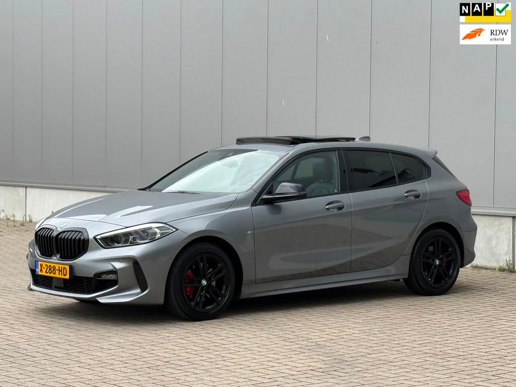 BMW 1-serie 118i M Pakket PANO NAP, 136 pk, Gebruikt, Bedrijf, 3 cilinders