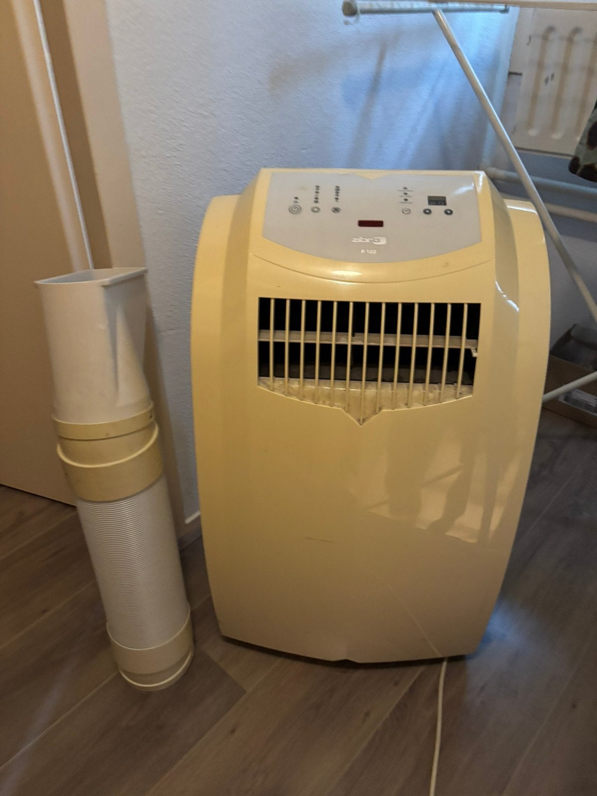 Mobiele Airco 2,2kw koelvermogen, Ophalen, Gebruikt, Minder dan 60 m³, 3 snelheden of meer
