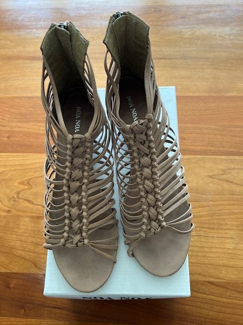 Noa Noa lederen sandalen maat 40, Kleding | Dames, Schoenen, Beige, Noa noa, Zo goed als nieuw, Sandalen of Muiltjes