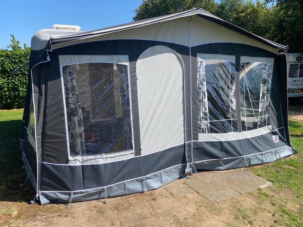 Ruime en complete Dorema voortent voor caravan, Ophalen, Gebruikt, Polyester, Overige merken