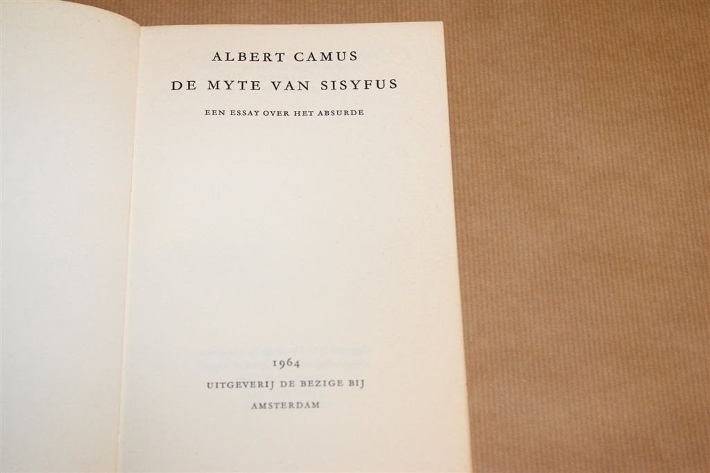 De myte van Sisyfus — Albert Camus, Bezige Bij 1964, Ophalen of Verzenden, Gelezen