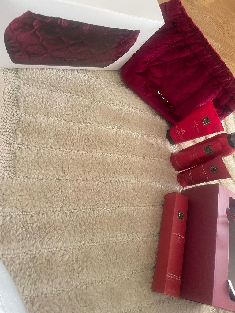 Nieuwe ritual lotion set, Sieraden, Tassen en Uiterlijk, Uiterlijk | Lichaamsverzorging, Ophalen of Verzenden, Nieuw, Bodylotion, Crème of Olie
