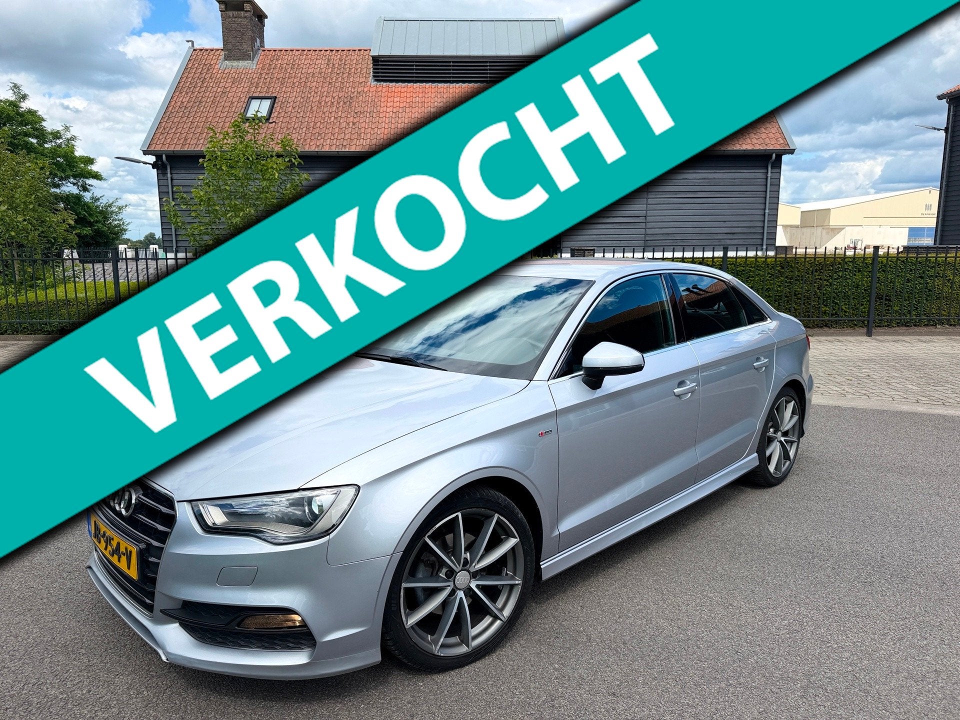 Audi A3 Limousine 1.6 TDI 2X S-LINE AIRCO/ECC NAVI LED-XENON, Auto's, Dealer onderhouden, Gebruikt, 4 cilinders, Leder en Stof
