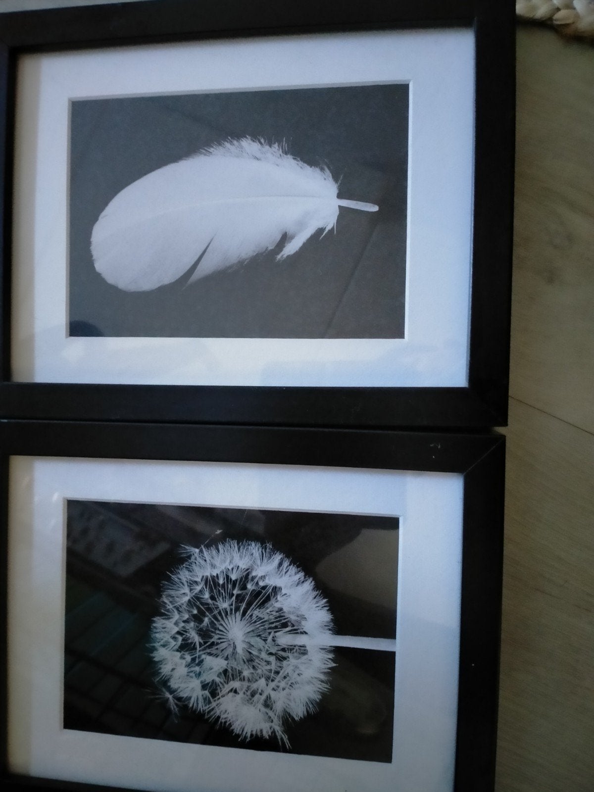 Set van 2 zwarte fotolijsten met Van Mariel afbeelding met p, Met glas, Ophalen of Verzenden, Zo goed als nieuw, Fotolijst