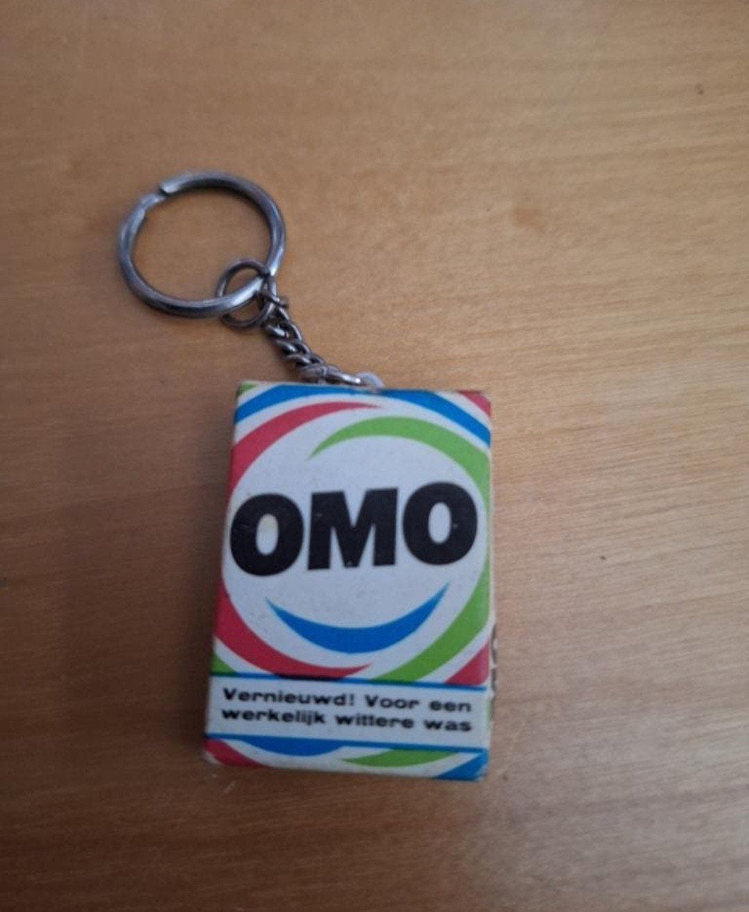Vintage OMO sleutelhanger - Wasmiddel reclame, Verzamelen, Ophalen of Verzenden, Gebruikt, Overige typen