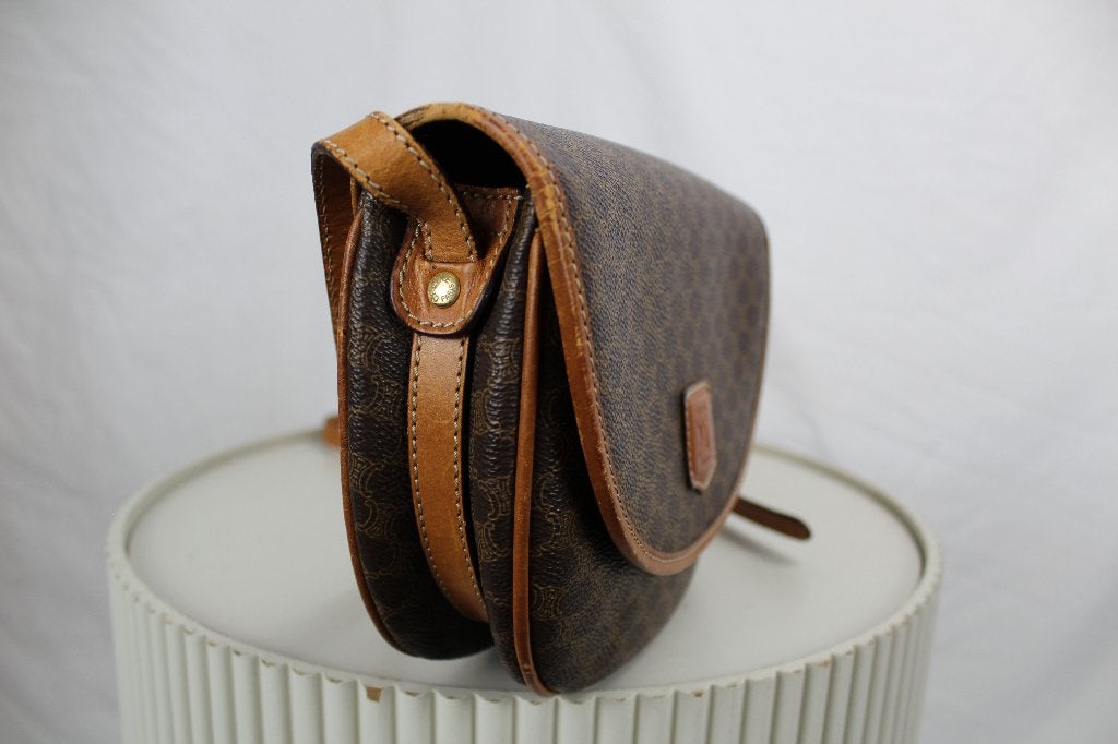 Celine Macadam Shoulder Bag - 1212, Gebruikt, Bruin, Celine, Schoudertasje