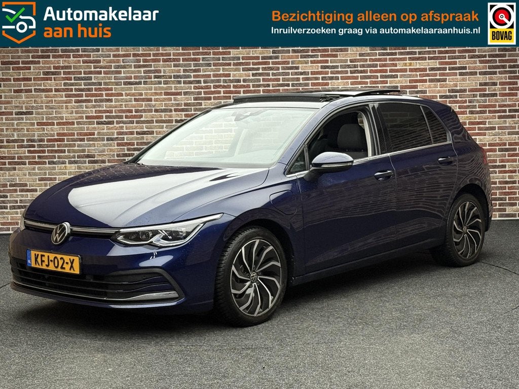 Volkswagen Golf 1.4 eHybrid Style Panoramadak Virtual Massag, Gebruikt, Blauw, Plug-in hybride, 13 kWh