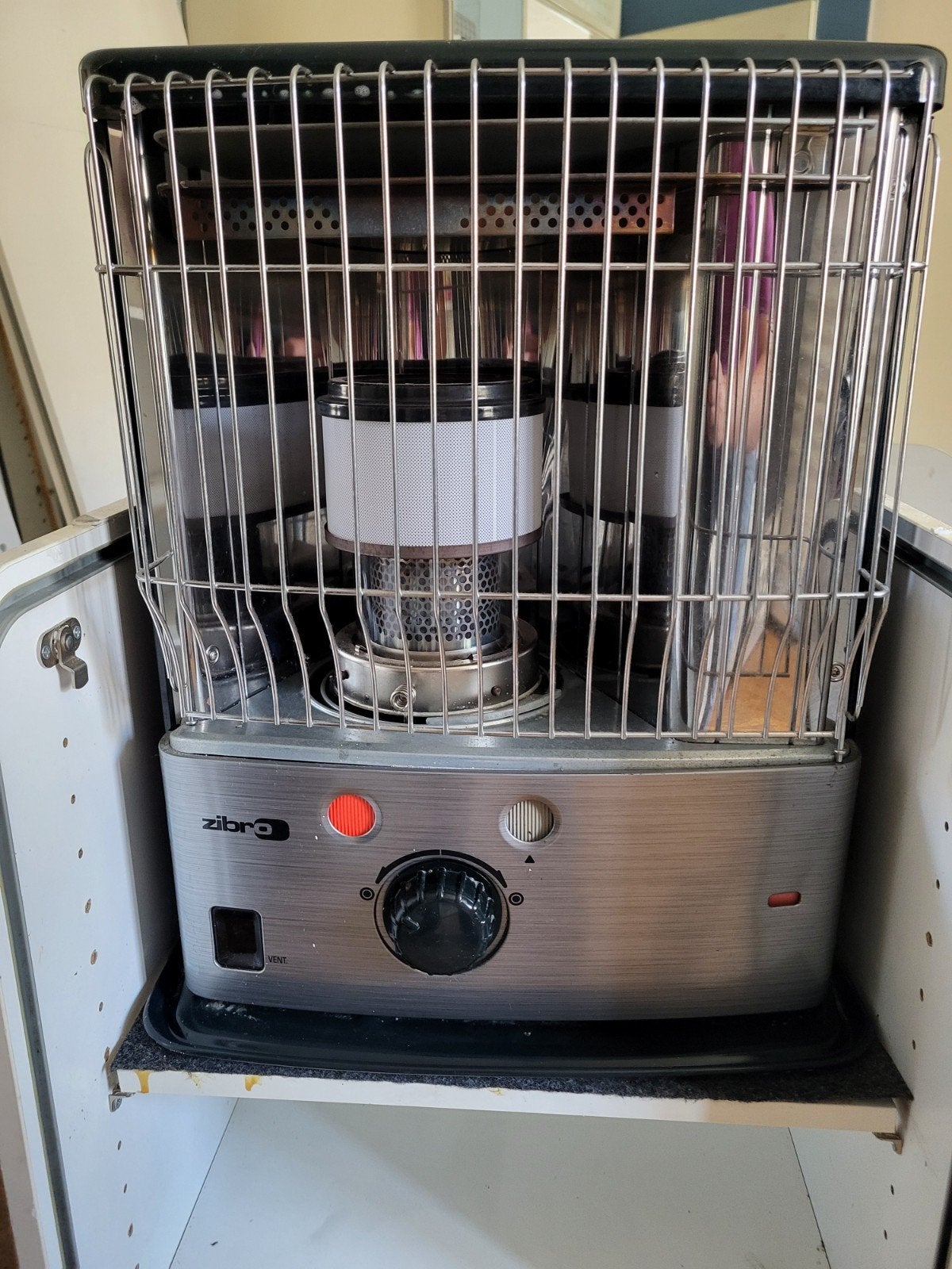 complete Zibro Radiant Kachel (2010) + 75+ Liter Fireluxe Br, Ophalen, Overige brandstoffen, Petroleumkachel