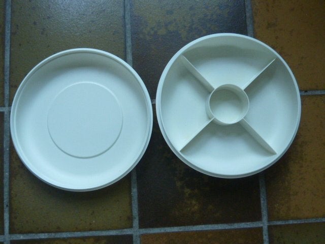 Tupperware Serveerschaal - 4 vakken, Schaal, Ophalen of Verzenden, Zo goed als nieuw, Crème