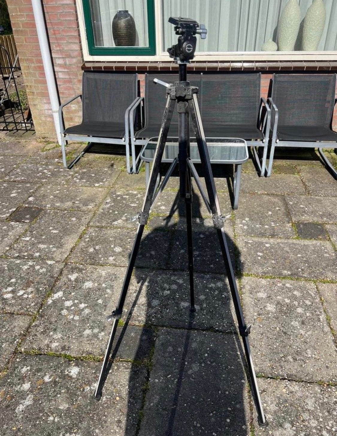 Zwart statief met balhoofd voor camera's, Audio, Tv en Foto, Ophalen of Verzenden, Gebruikt, Driepoot, Met balhoofd