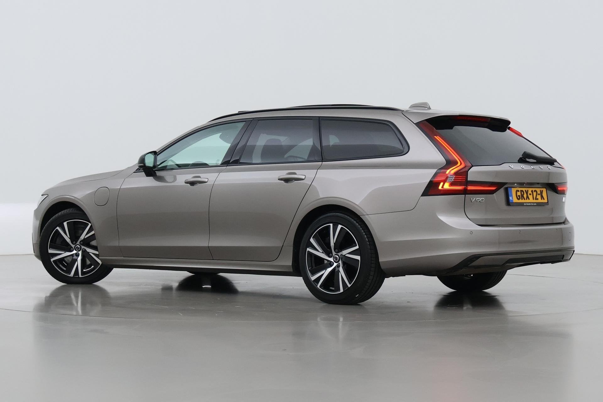 Volvo V90 2.0 T6 AWD R-Design | Panoramadak | Head-Up | Pilo, Euro 6, 4 cilinders, 1969 cc, 340 pk