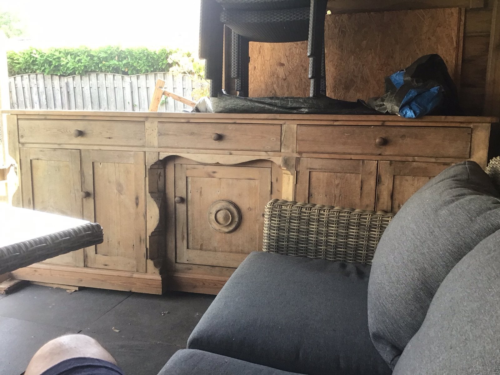 Buffetkast grenen 3 laden 5 deuren 220cm bij 60cm, Gebruikt, 200 cm of meer, Met lade(s), Ophalen of Verzenden