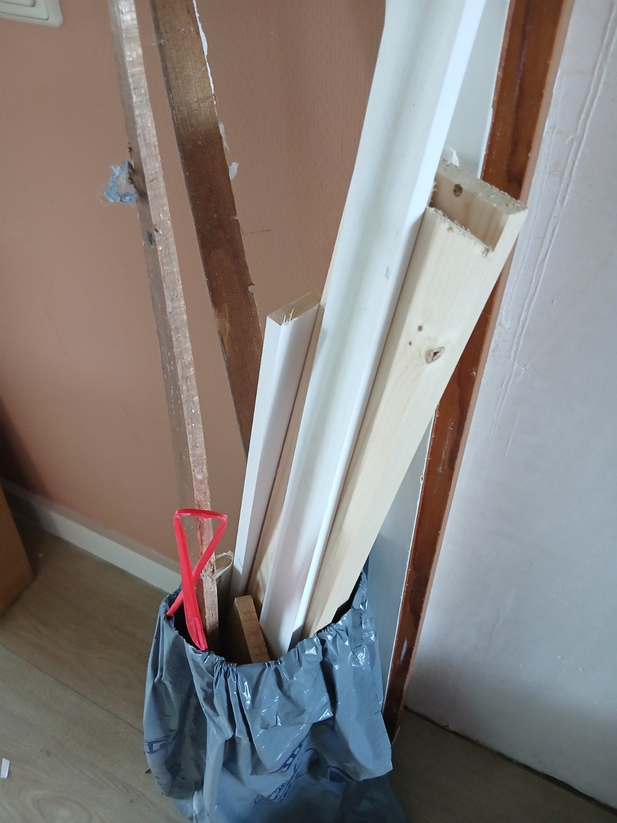 oude stukken hout en een lampje.., Ophalen, Gebruikt